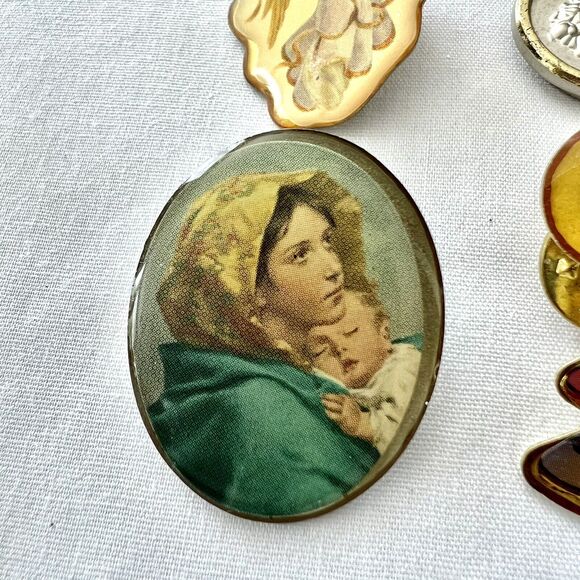 Vintage To Modern Religious Catholic Medals Crosses Pins Saint Pendants Charms - Picture 4 of 16